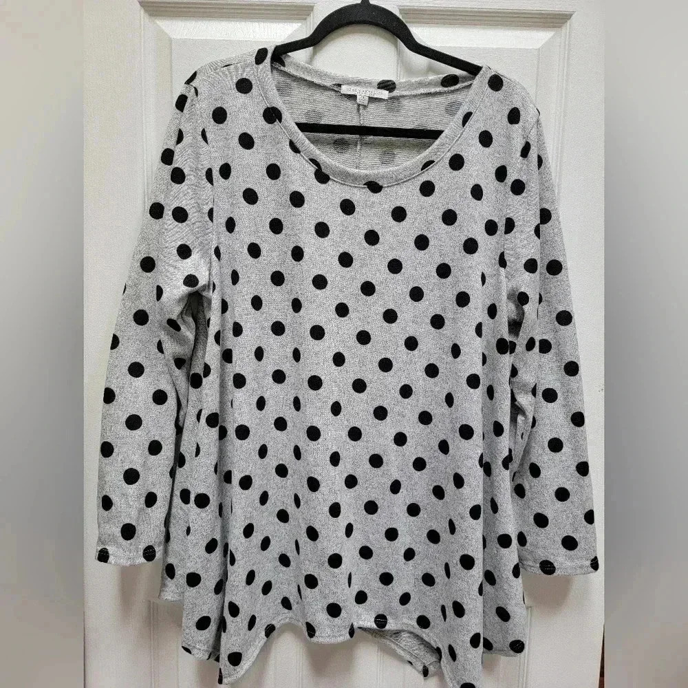 Green Envelope LA Gray & Black Polka Dot Crew Neck Sweater Plus Size 2x
